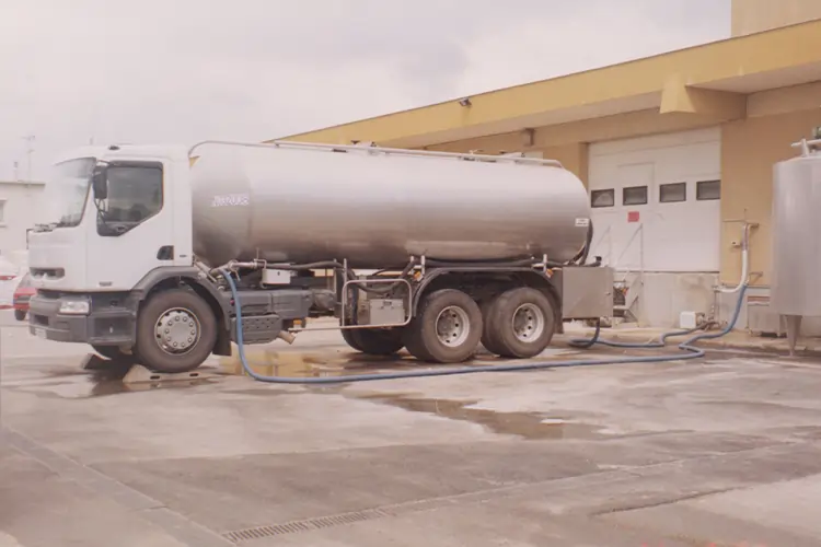 milk-tanker (1) (1)